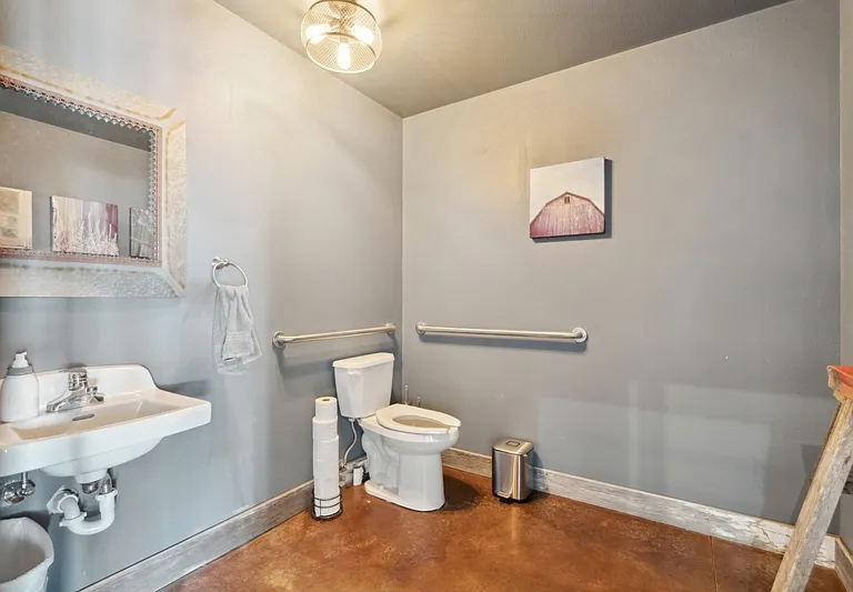 600 Lewis Access Rd #1 — Photo 6