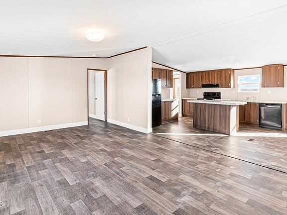 4th image of 37809 W ILLINI Street
