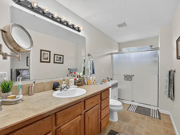8106 W Penny Ln — Photo 24