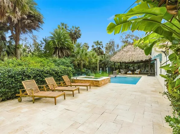 10 Pamela Pkwy, Palm Coast, FL 32137