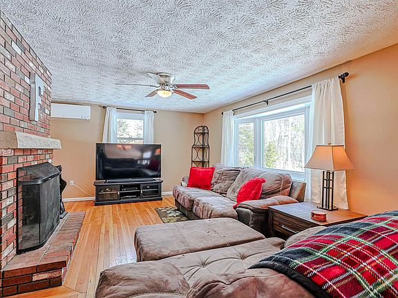 2nd image of 27 Farmer Road