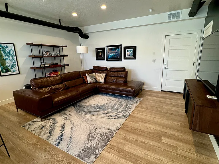 449 N Beaumont Ct — Photo 7