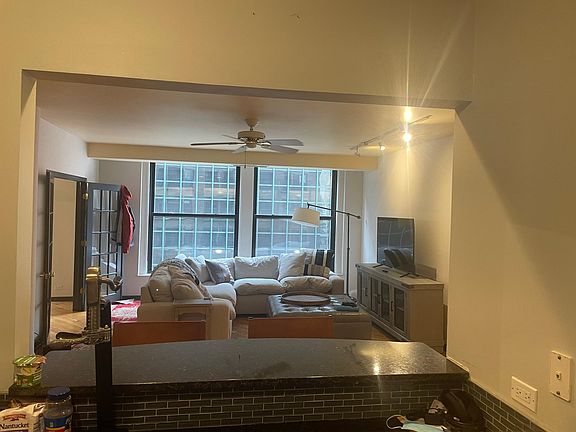 2nd image of 431 S Dearborn St APT 501