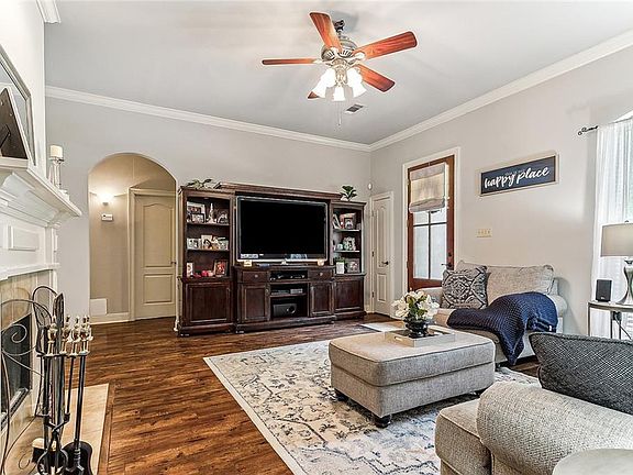 3rd image of 60193 Oak Dr