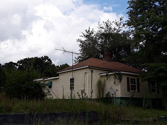 3rd image of 1780 Hill St NE