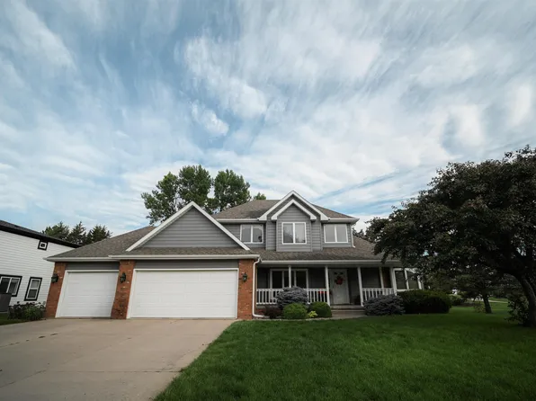 1802 Westchester Dr, Hastings, NE 68901