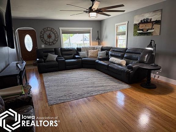4th image of 1006 S 18th St