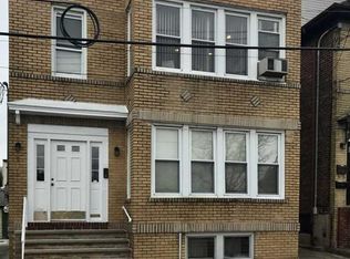 913 20th St, Union City, NJ 07087
