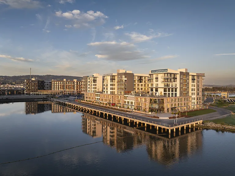 Portico Waterfront — Photo 54