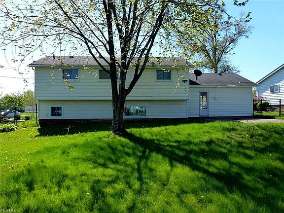 2nd image of 702 Kenbridge Dr