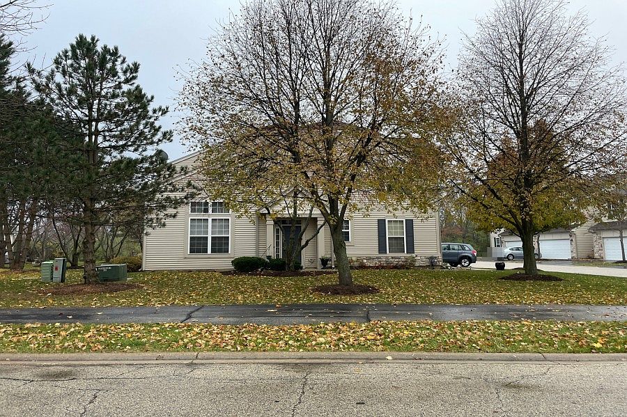 1st image of 598 Shakespeare Dr