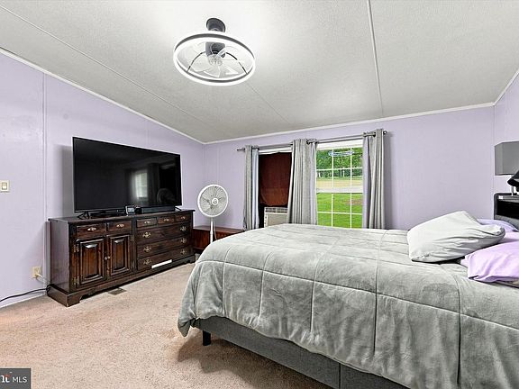 4th image of 103 Marian Ln