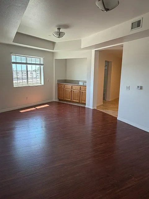 2 bed, 1100 sqft, $3,295 — Photo 4