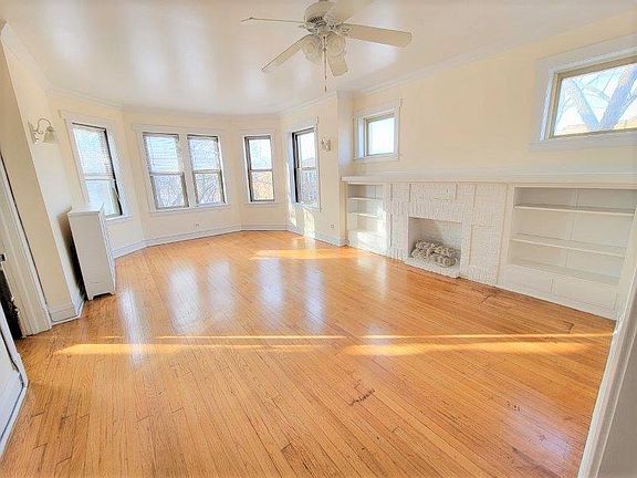 2nd image of 4801 N Washtenaw Ave #3W