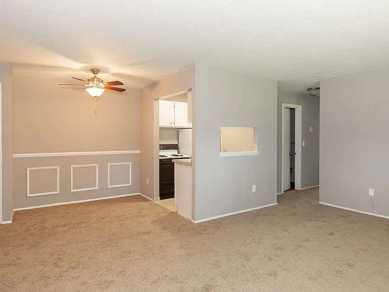 Kensington Club Apartments — Photo 8