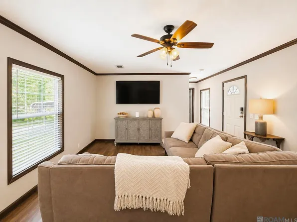 15140 Peairs Rd, Pride, LA 70770