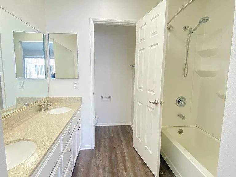 Casa Townhomes — Photo 10