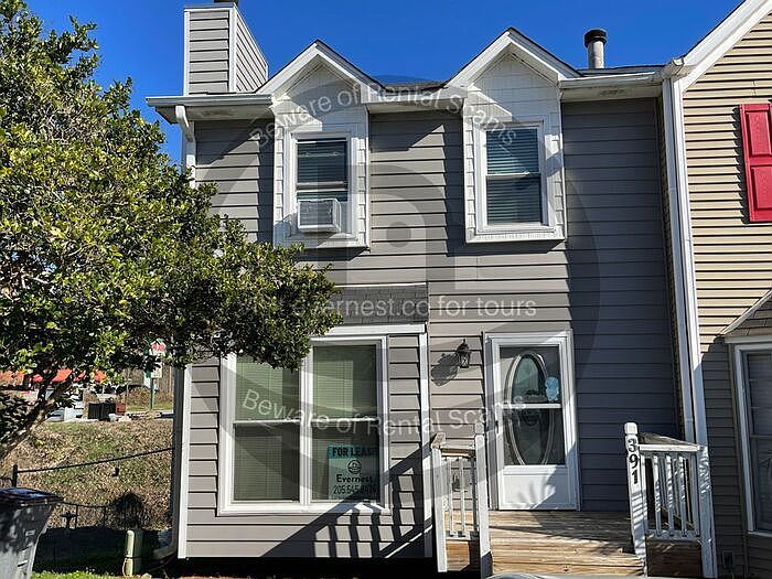 1st image of 391 Jamestown Manor Dr