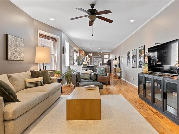 3rd image of 3124 W Cullom Ave #1