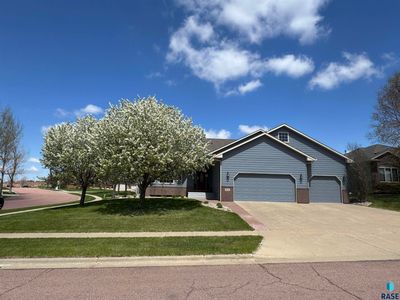 812 W Quail Creek Cir, Sioux Falls, SD, 57108