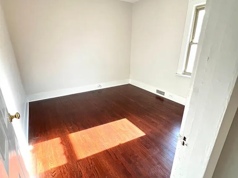 23231 Park St — Photo 26