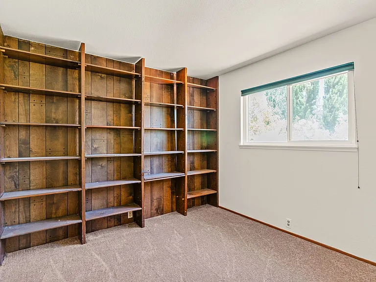 6923 Lassen St — Photo 21