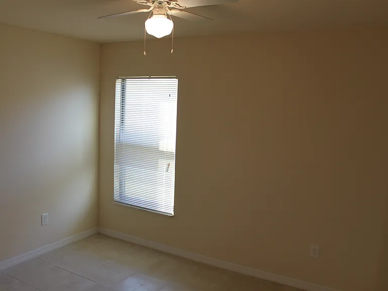 1304 SE 8th Ave #1304 — Photo 6