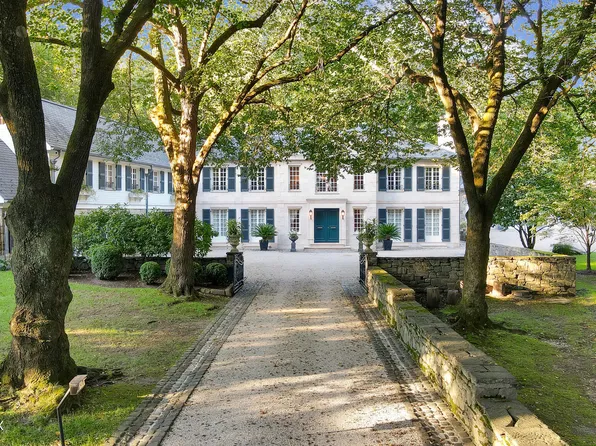 365 Riverbank Rd, Stamford, CT 06903