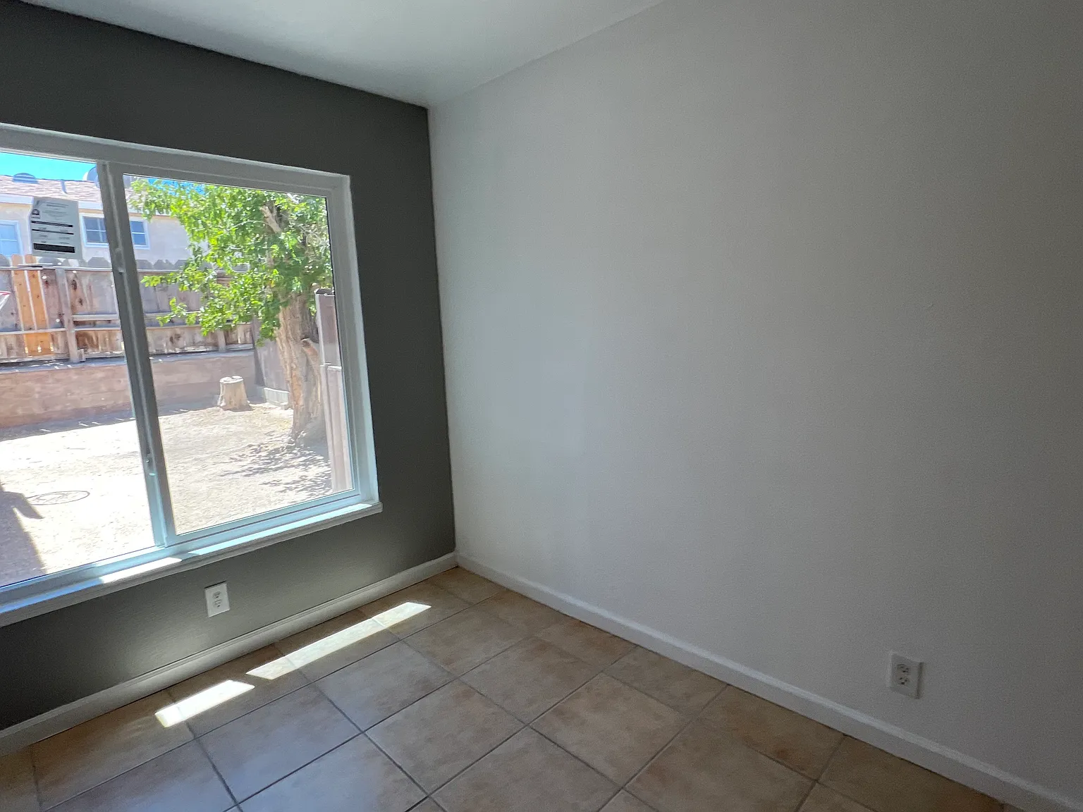 2 bed, 700 sqft, $1,350 — Photo 3
