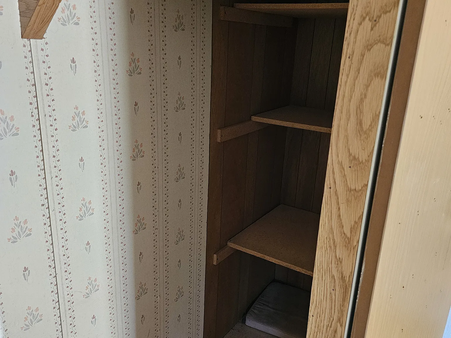 2 bed, 840 sqft, $1,300 — Photo 3