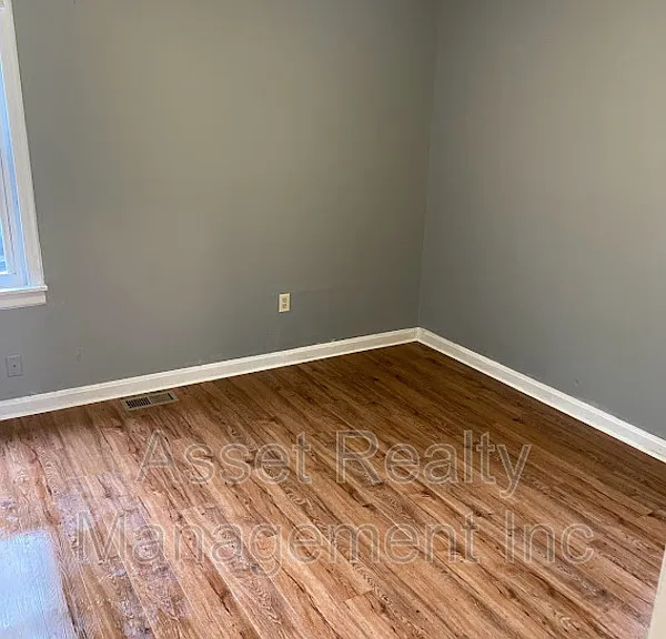 928 Vivian Ave — Photo 9