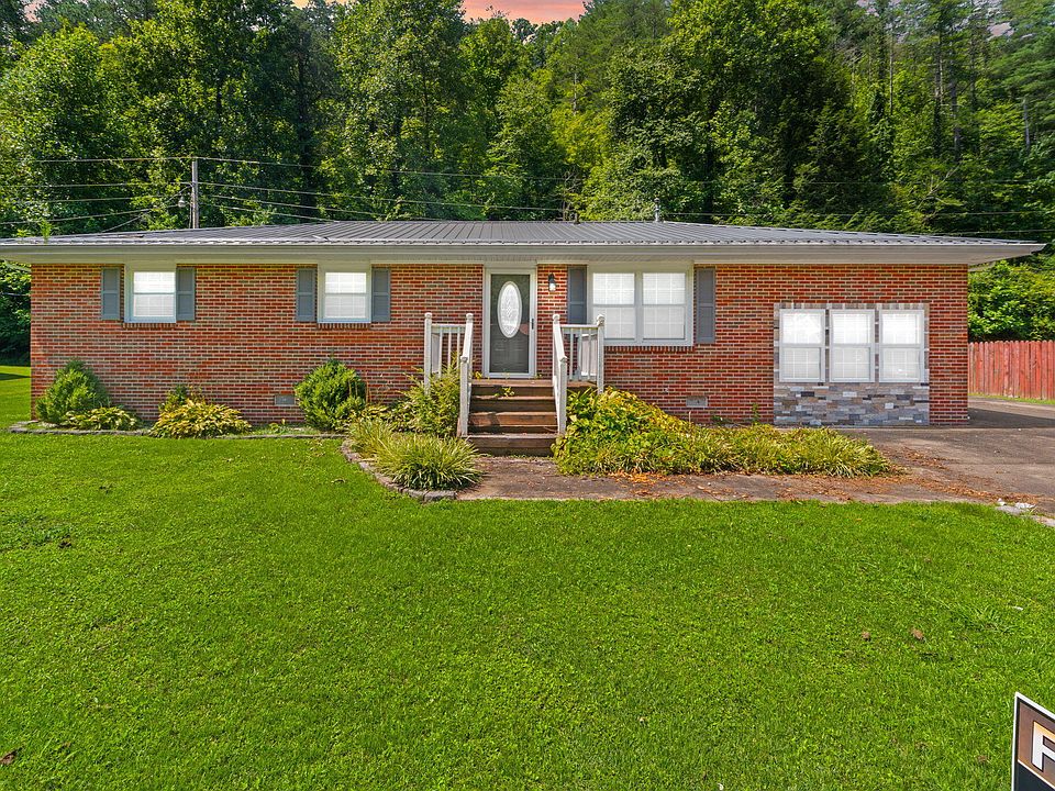 1st image of 171 Clark Dr