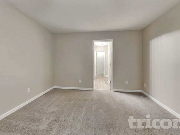5th image of 1042 Sutherland Dr