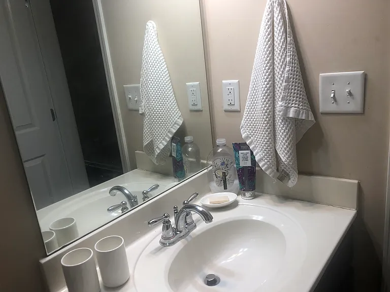 1212 Lavista Cir NE — Photo 5