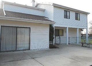 2nd image of 861 Shorewood Dr