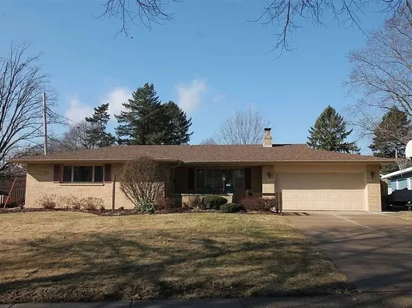 1834 S Hawthorne Park Dr, Janesville, WI 53545