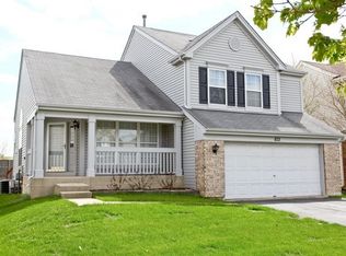 823 Violet Cir, Naperville, IL 60540