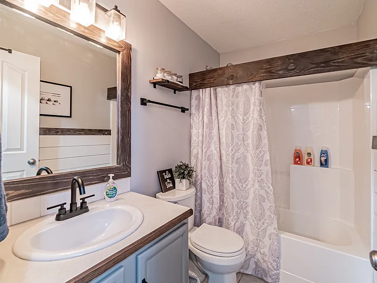 3005 Village Green St — Photo 21