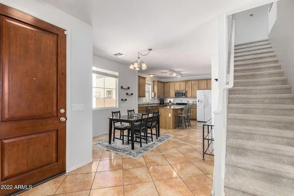 3 bed, 1417 sqft, $2,050 — Photo 4