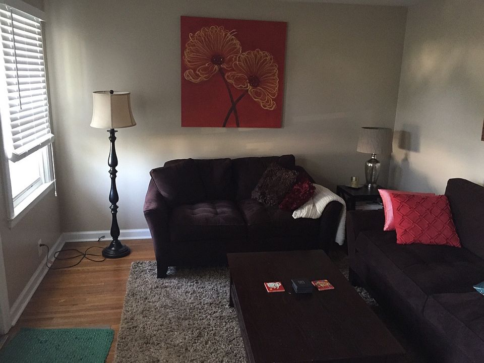 1st image of 39 Charnwood Dr
