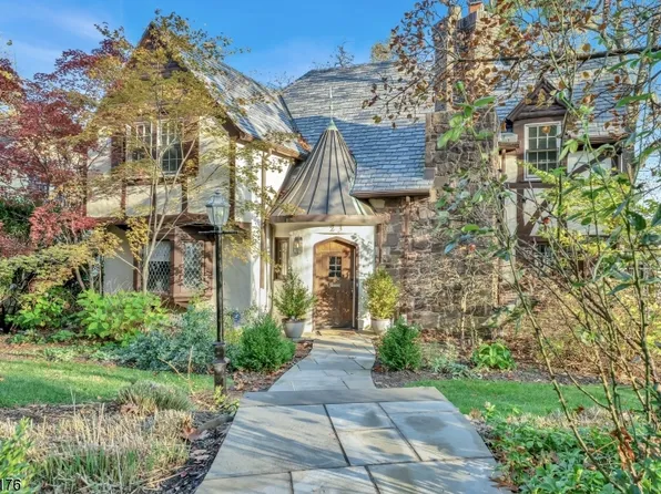23 Crestwood Dr, Maplewood Twp., NJ 07040