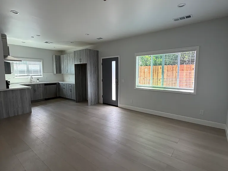 7030 Geyser Ave #7030 — Photo 1