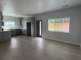 7030 Geyser Ave, Reseda, CA