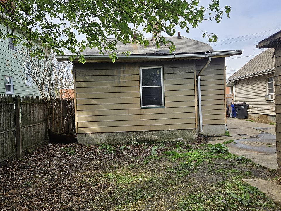 2nd image of 1383 Clearaire Rd