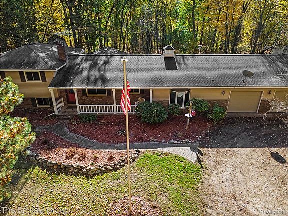 2nd image of 3747 Ray Rd
