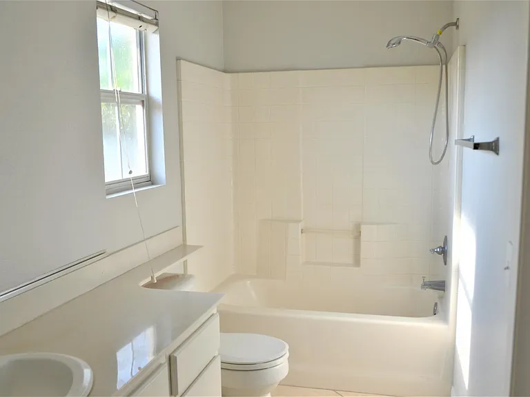 675 Sonoma St — Photo 11