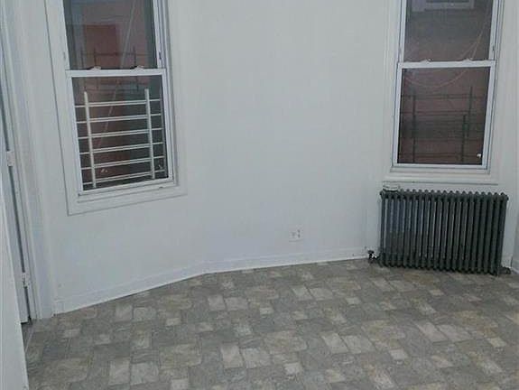 3rd image of 139 Beech St APT 3L