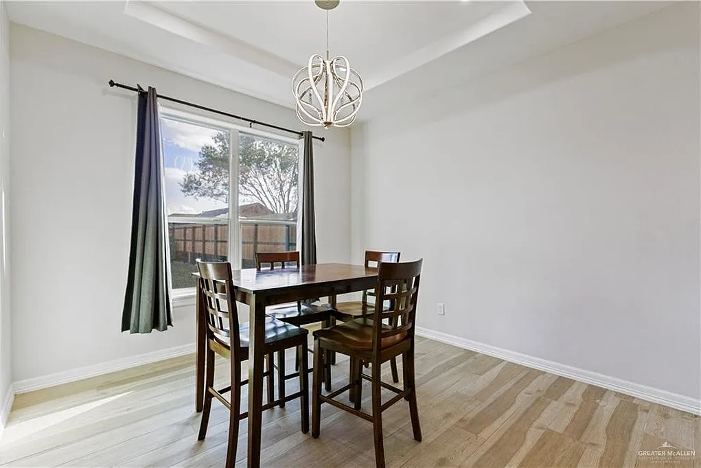 3 bed, 2.0 bath, 1654 sqft, $1,850 — Photo 3