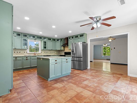 3rd image of 2113 White Pine Dr