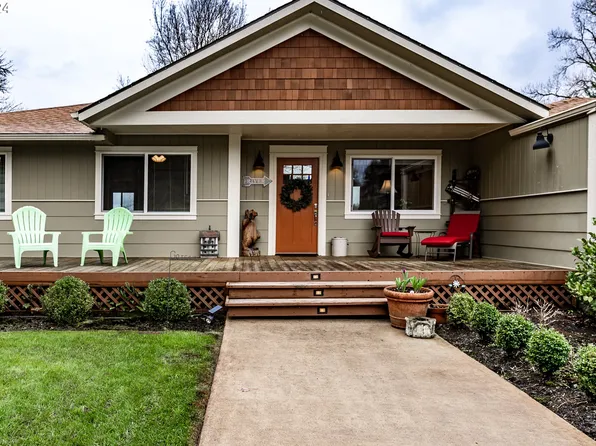 1638 Del Rio Rd, Roseburg, OR 97471